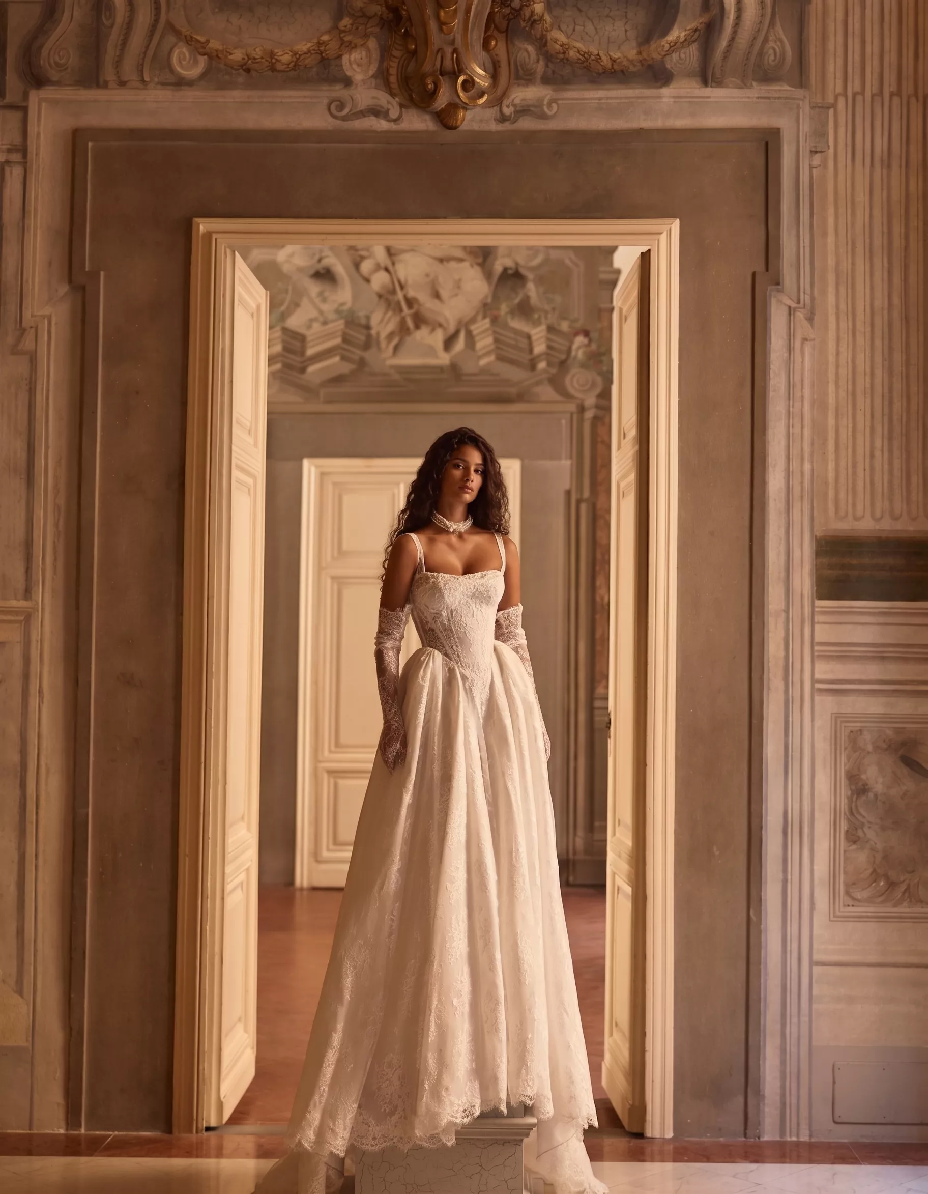 vestido-novia-arlise-millanova-escoterecto-espaldacorsé-frente-sedkanovias