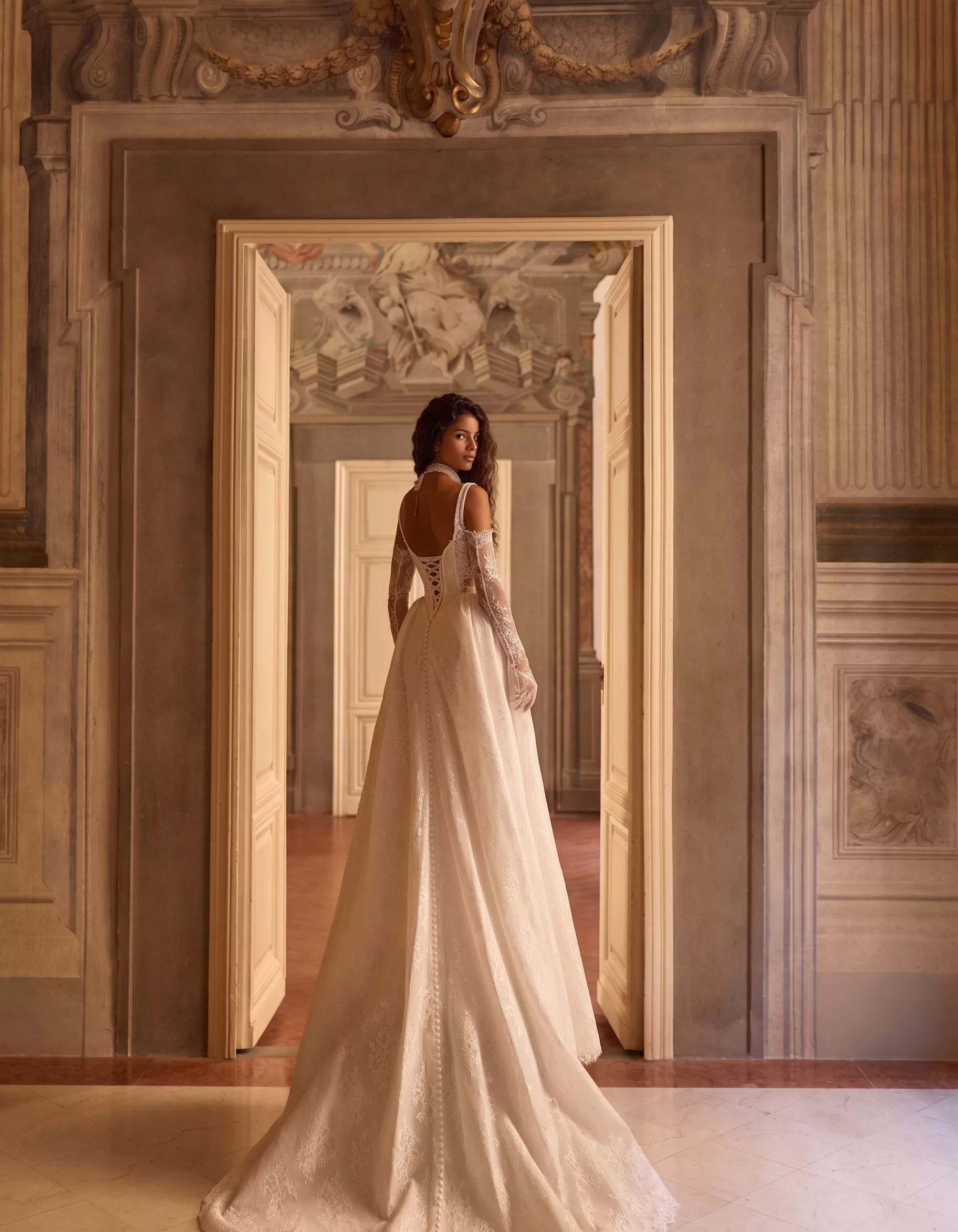 vestido-novia-arlise-millanova-escoterecto-espaldacorsé-sedkanovias