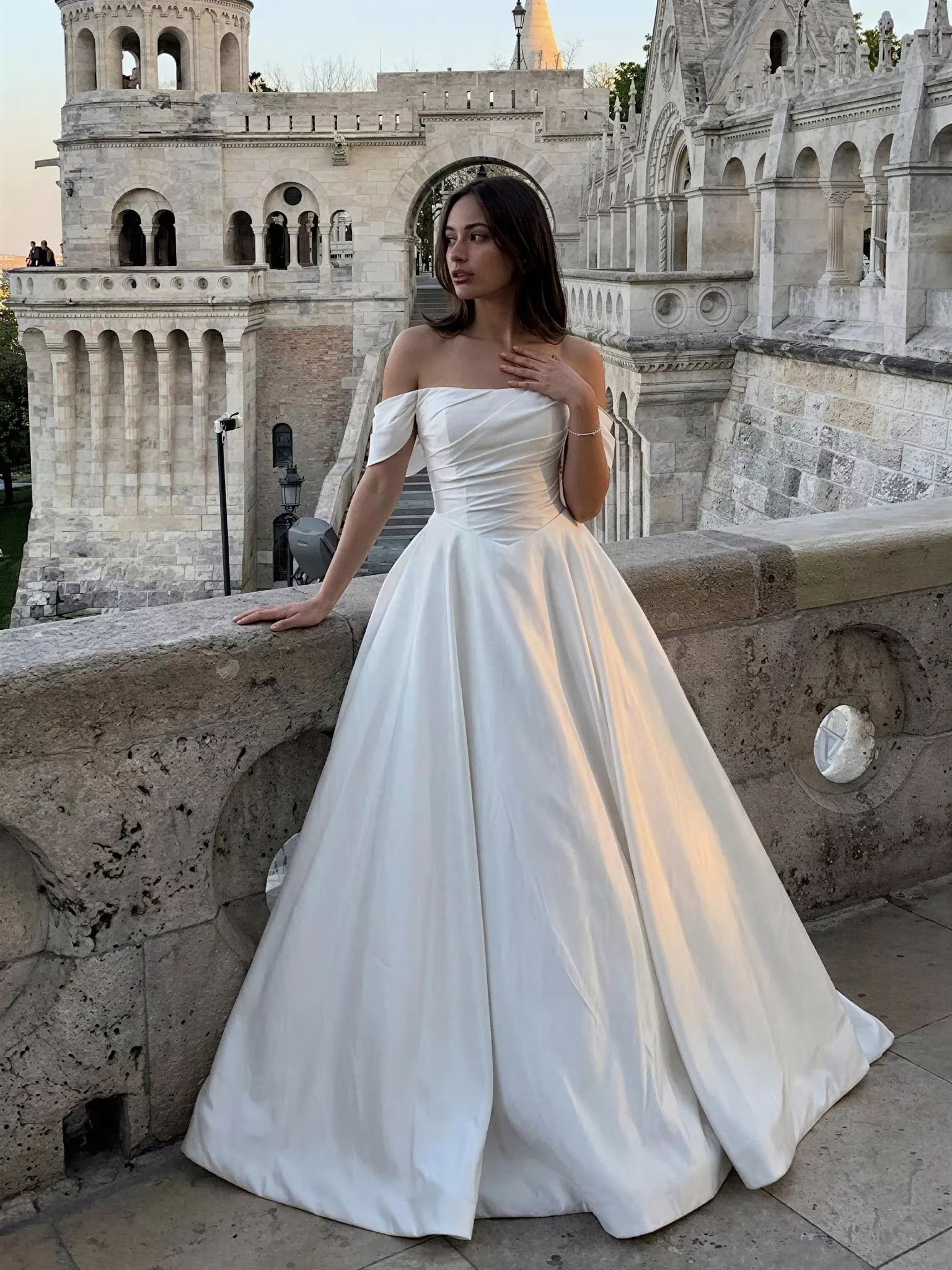 vestido-novia-arlanza-sedkastudio-crepé-escotepalabradehonor-espaldarecta-frente-sedkanovias