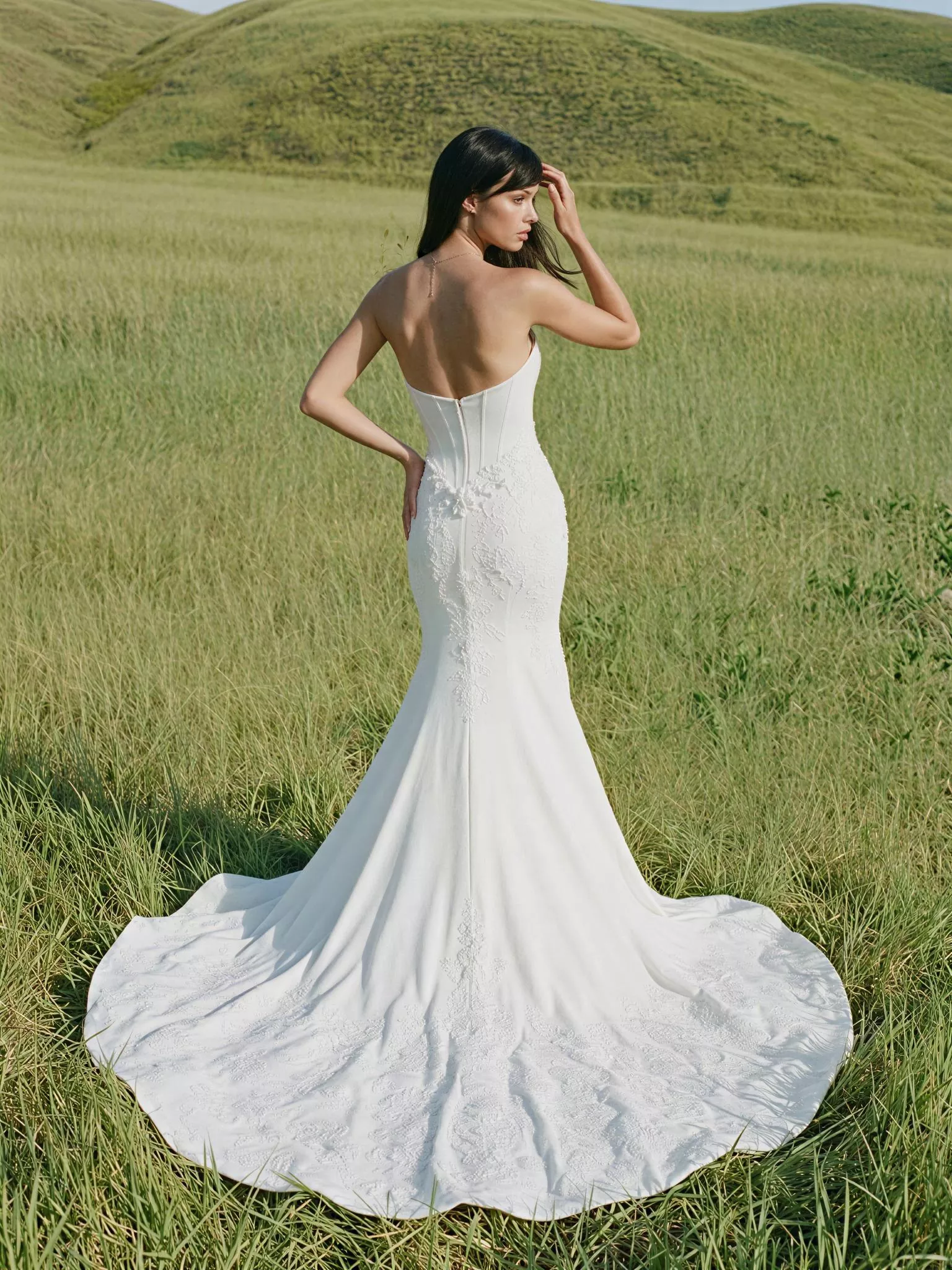 vestido-novia-caleta-sedkaatelier-crepé-escotepalabradehonor-espaldaenv-sedkanovias