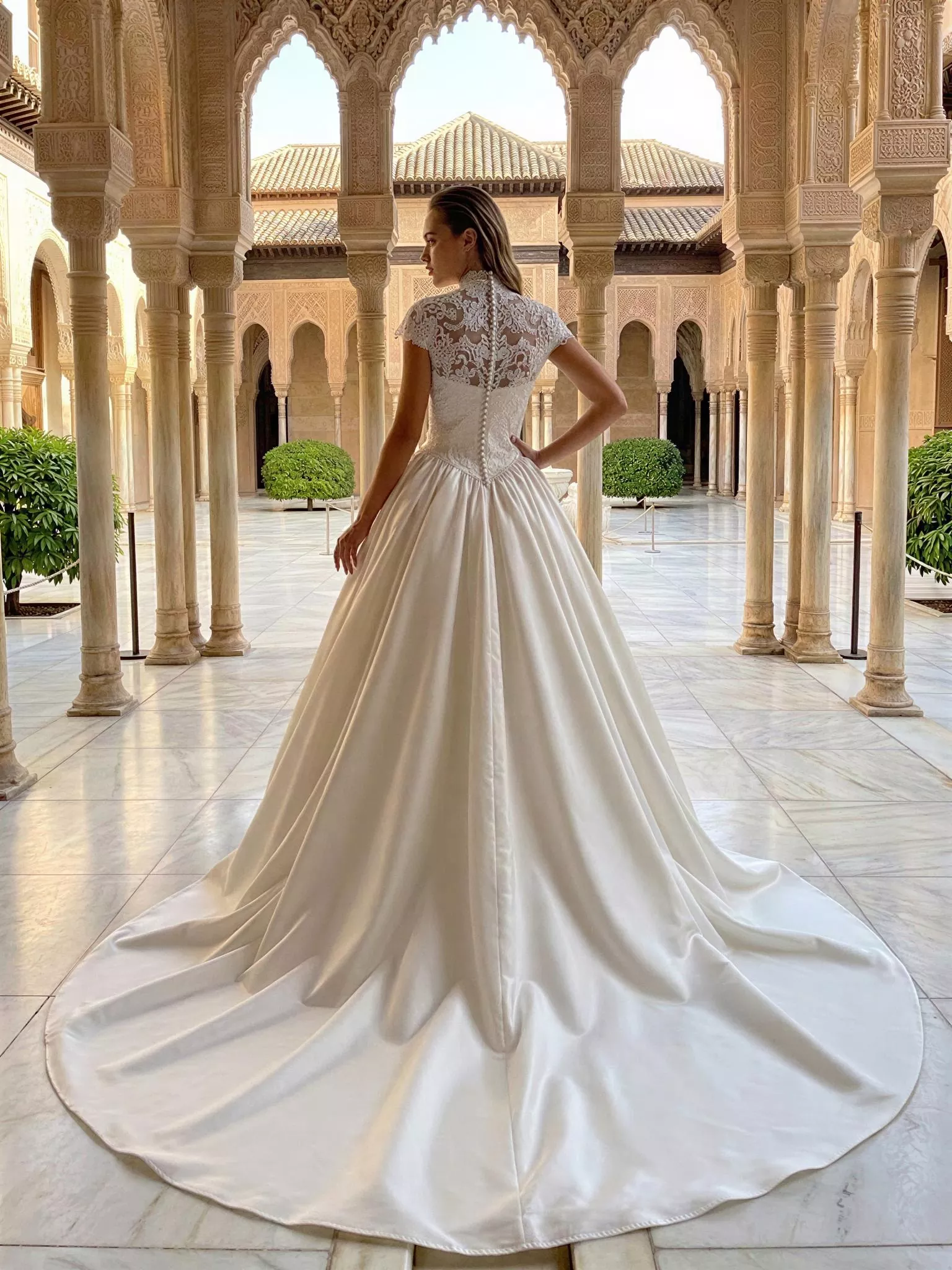 vestido-novia-calma-sedkastudio-crepé-escoterecto-espaldacerrada-sedkanovias5