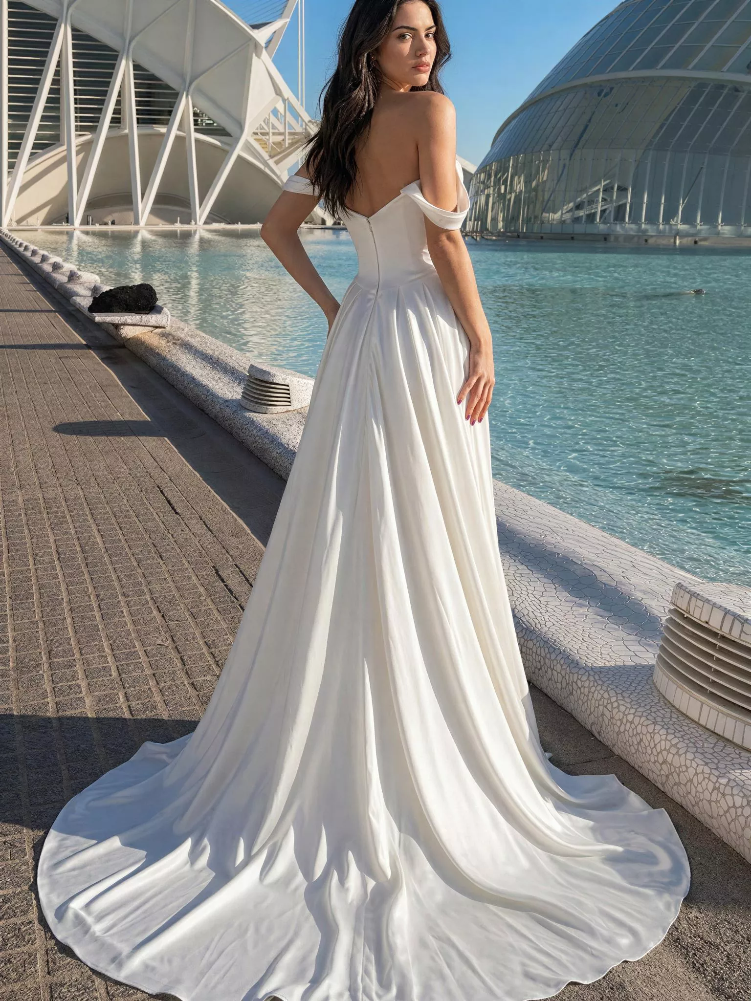 vestido-novia-copal-sedkastudio-crepé-escotepalabradehonor-espaldaenv-sedkanovias
