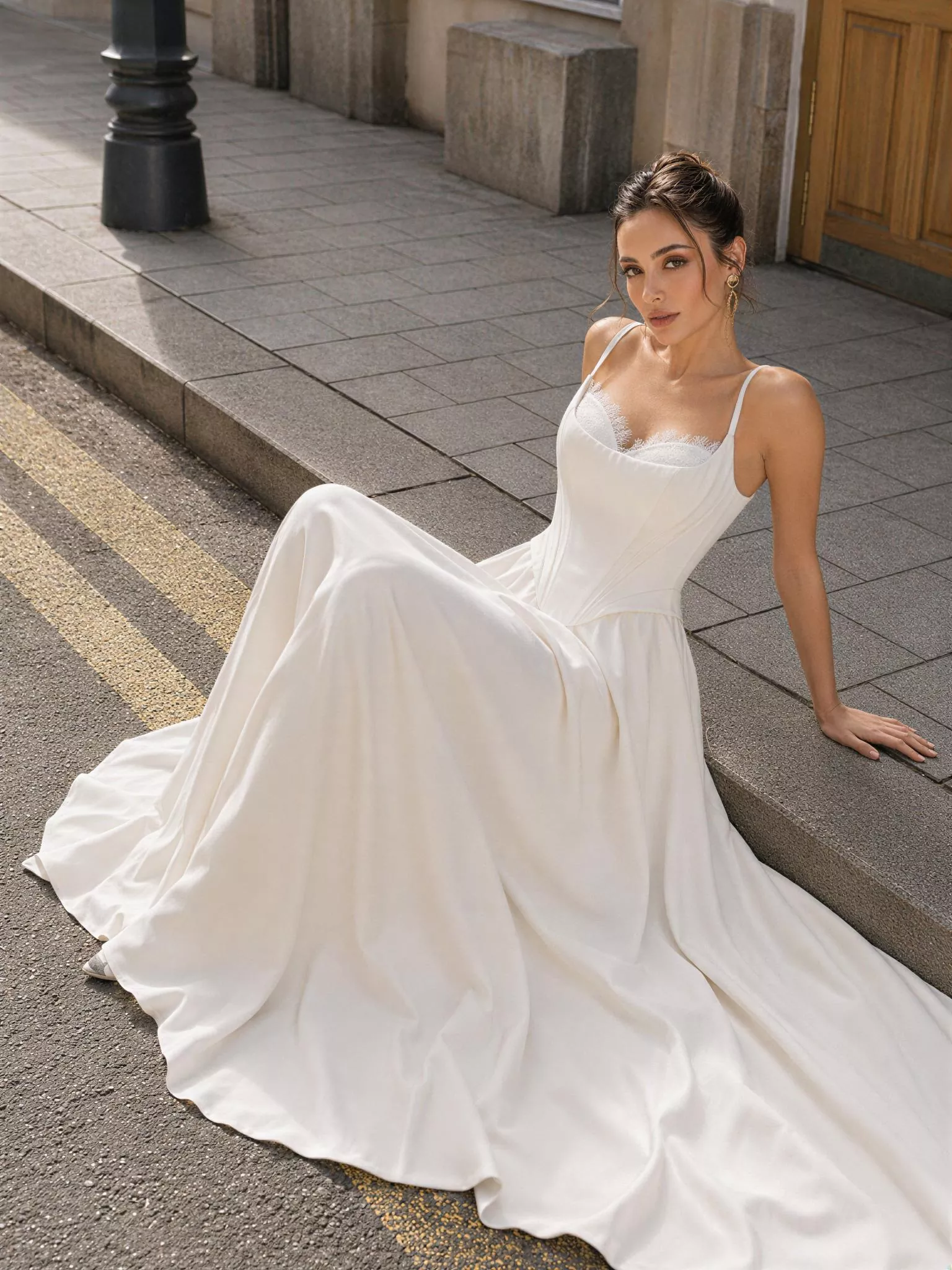 vestido-novia-coralia-sedkastudio-crepé-escotepalabradehonor-espaldaenv-editorial-sedkanovias