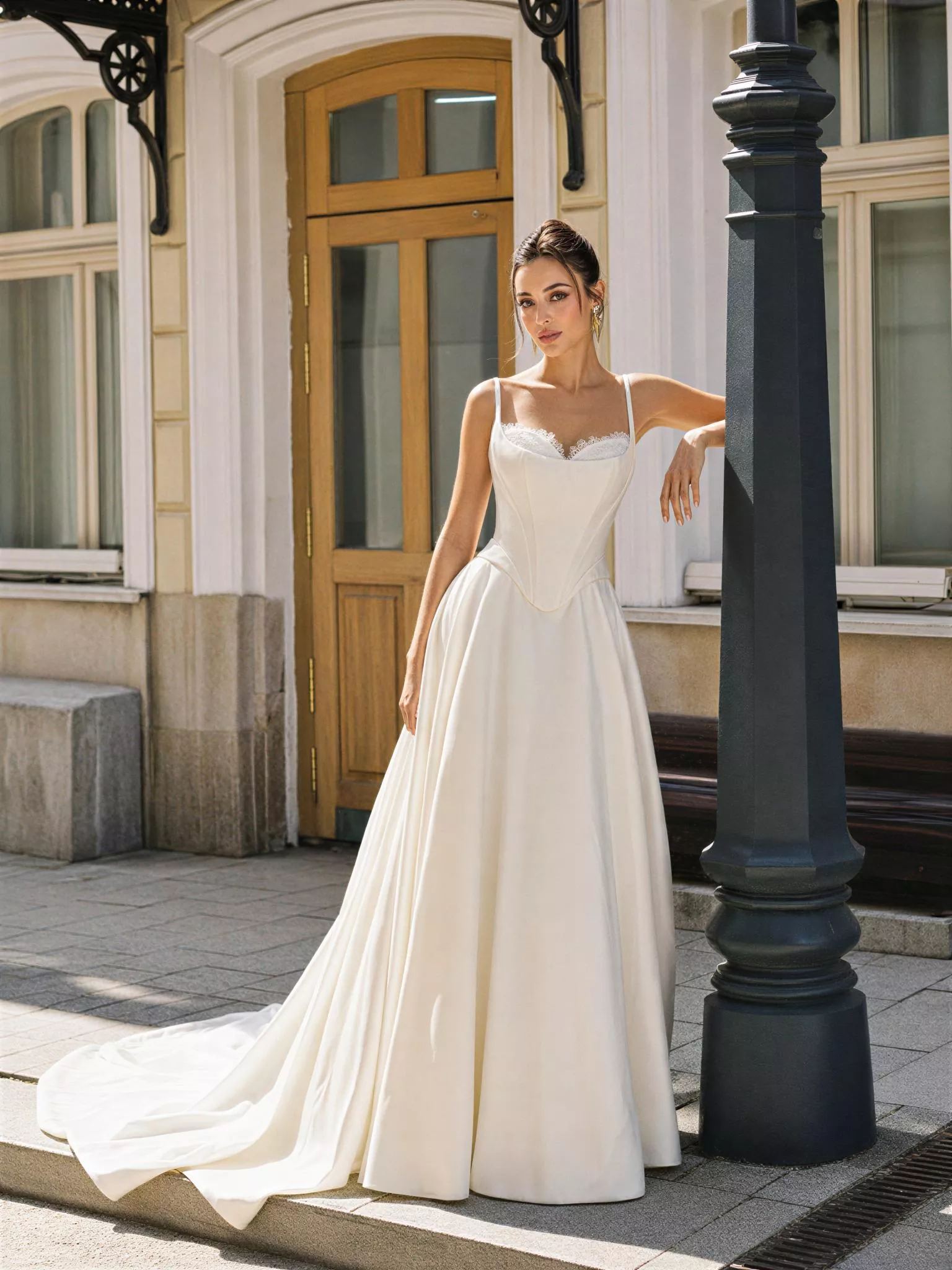 vestido-novia-coralia-sedkastudio-crepé-escotepalabradehonor-espaldaenv-frente-sedkanovias