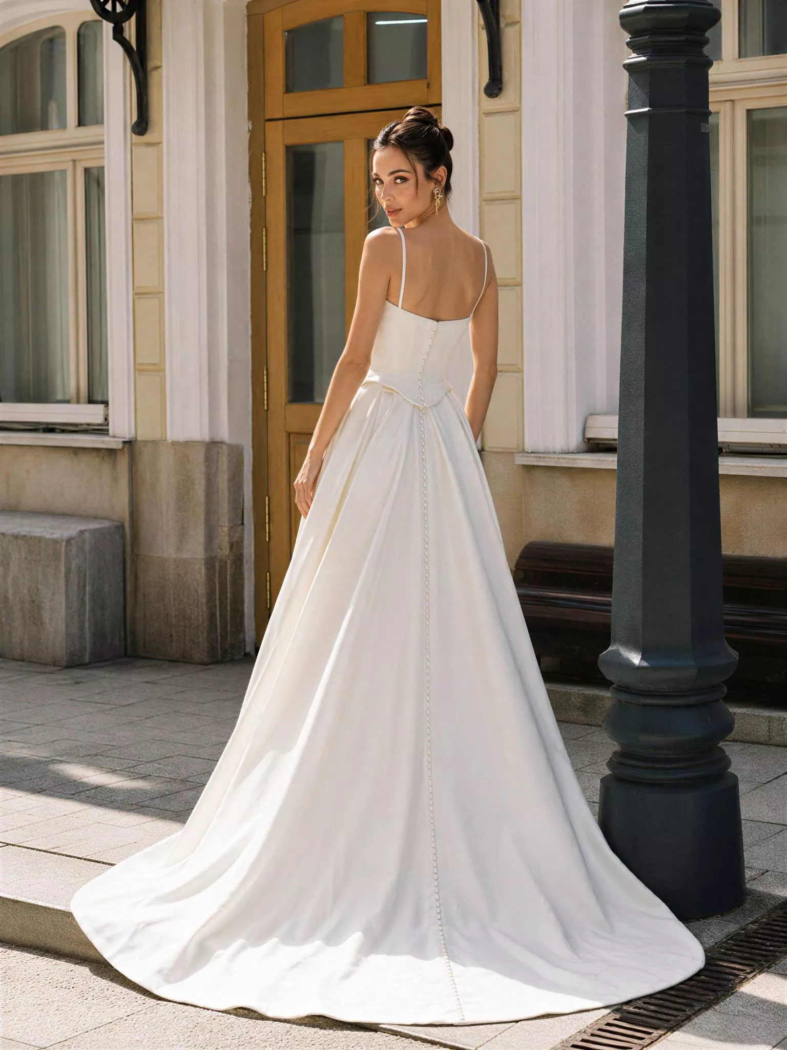 vestido-novia-coralia-sedkastudio-crepé-escotepalabradehonor-espaldaenv-sedkanovias