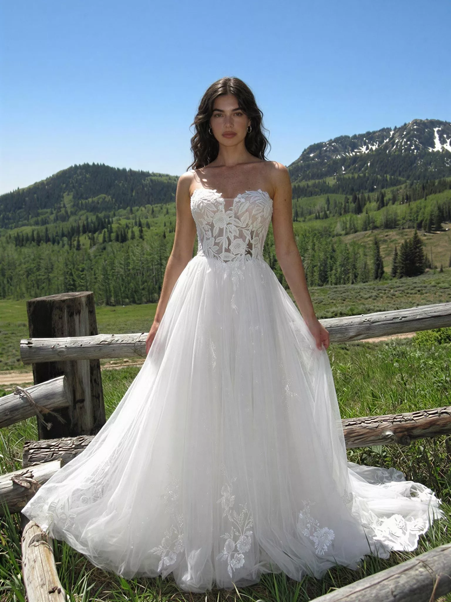 vestido-novia-elba-sedkaatelier-encaje-escotecorazón-espaldaenv-frente-sedkanovias