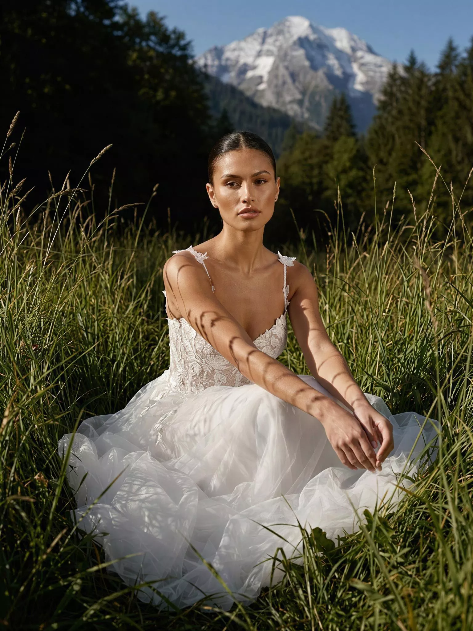 vestido-novia-gaia-sedkaatelier-encaje-escotecorazón-espaldarecta-editorial-sedkanovias