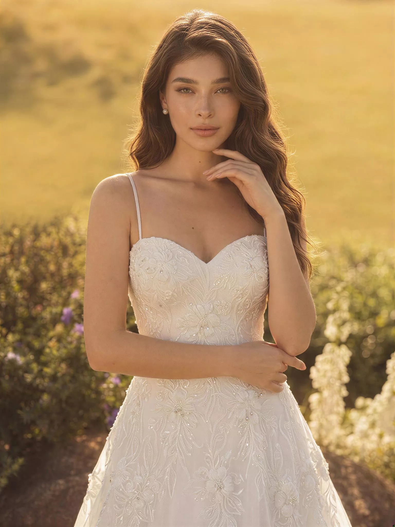 vestido-novia-hercula-sedkaatelier-encaje-escotecorazón-espaldarecta-detalle-sedkanovias