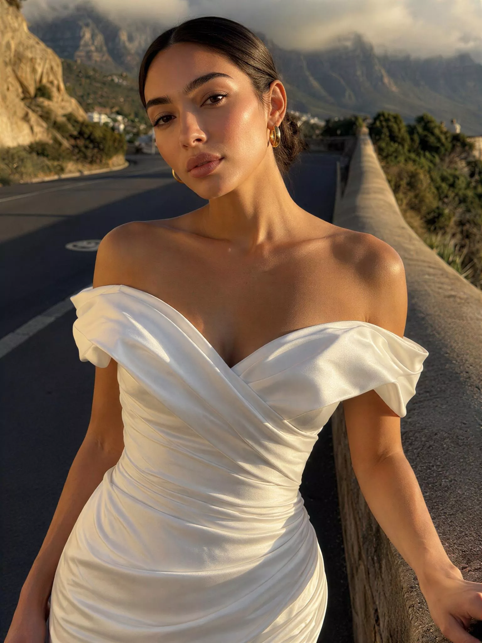 vestido-novia-kalta-sedkastudio-crepé-escotepalabradehonor-espaldaenv-detalle-sedkanovias