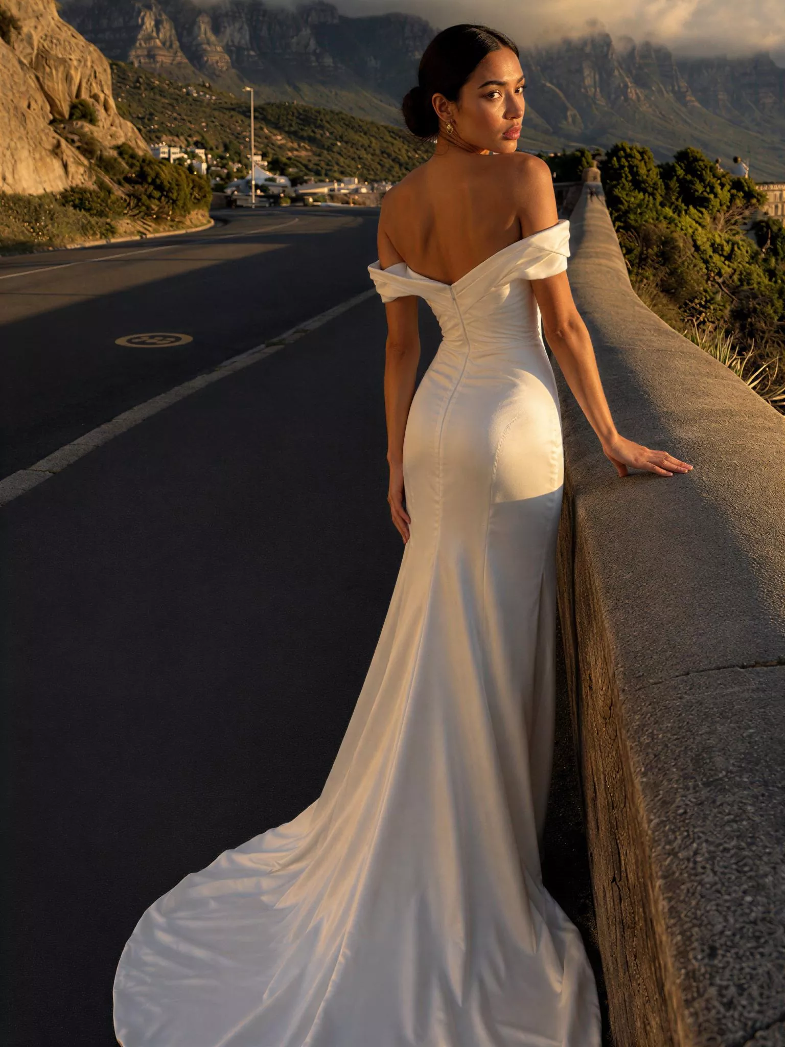 vestido-novia-kalta-sedkastudio-crepé-escotepalabradehonor-espaldaenv-sedkanovias