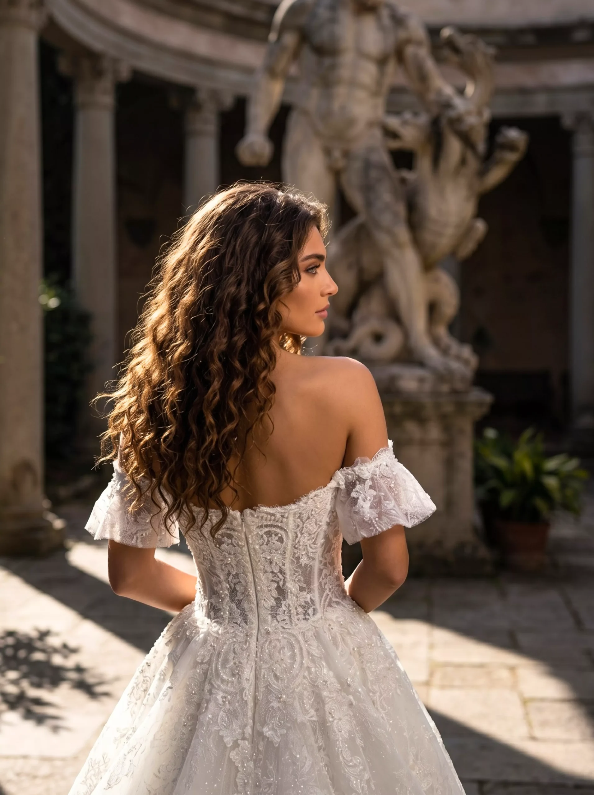 vestido-novia-palma-sedkacouture-crepé-escotecorazón-espaldaenv-detallespalda-sedkanovias