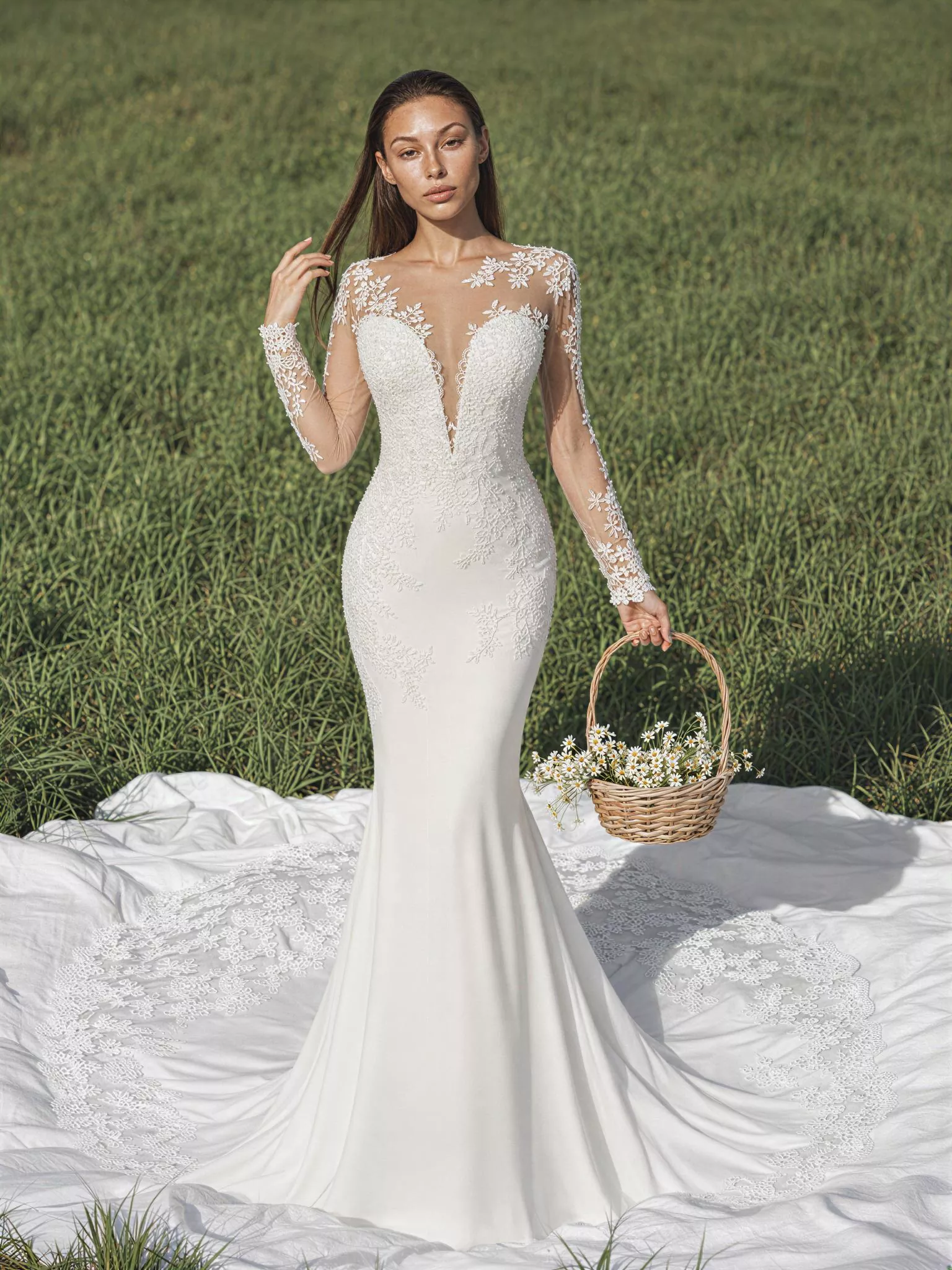 vestido-novia-torrejón-sedkaatelier-escotecerrado-espaldacerrada-frente-sedkanovias