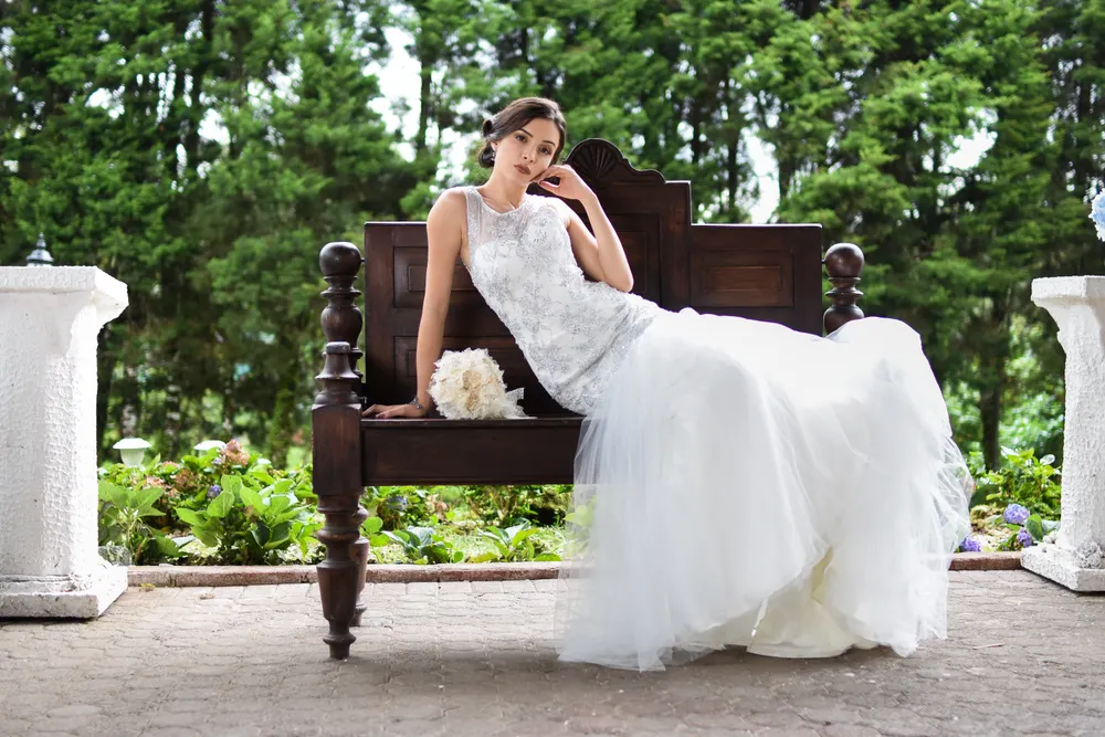 vestido de novia de tul con falda voluminosa capas