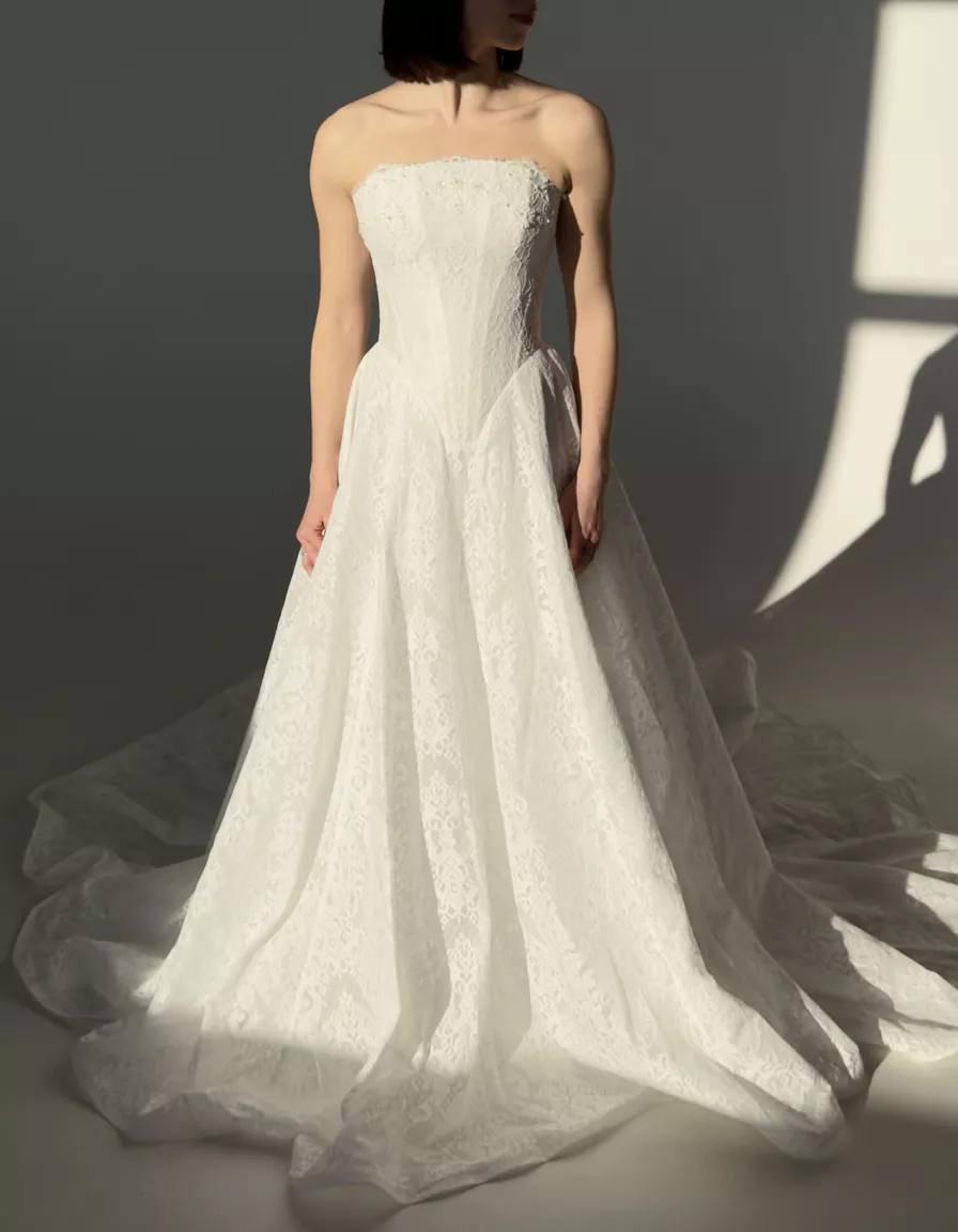 vestido-novia-amalia-millanova-escotepalabradehonor-espaldarecta-sedkanovias