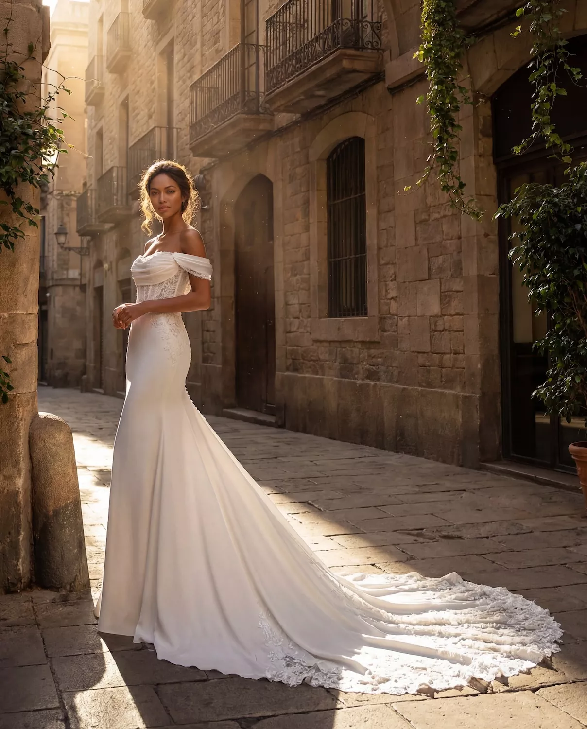 vestido-novia-cala-escotepalabradehonor-espaldaenv-editorial-sedkanovias