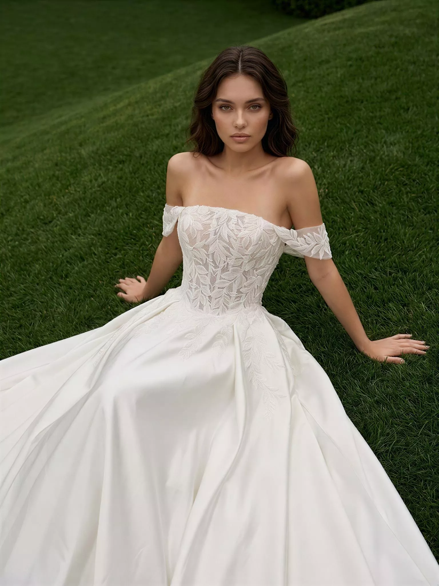 vestido-novia-cenit-escotepalabradehonor-espaldaenu-sedkanovias1
