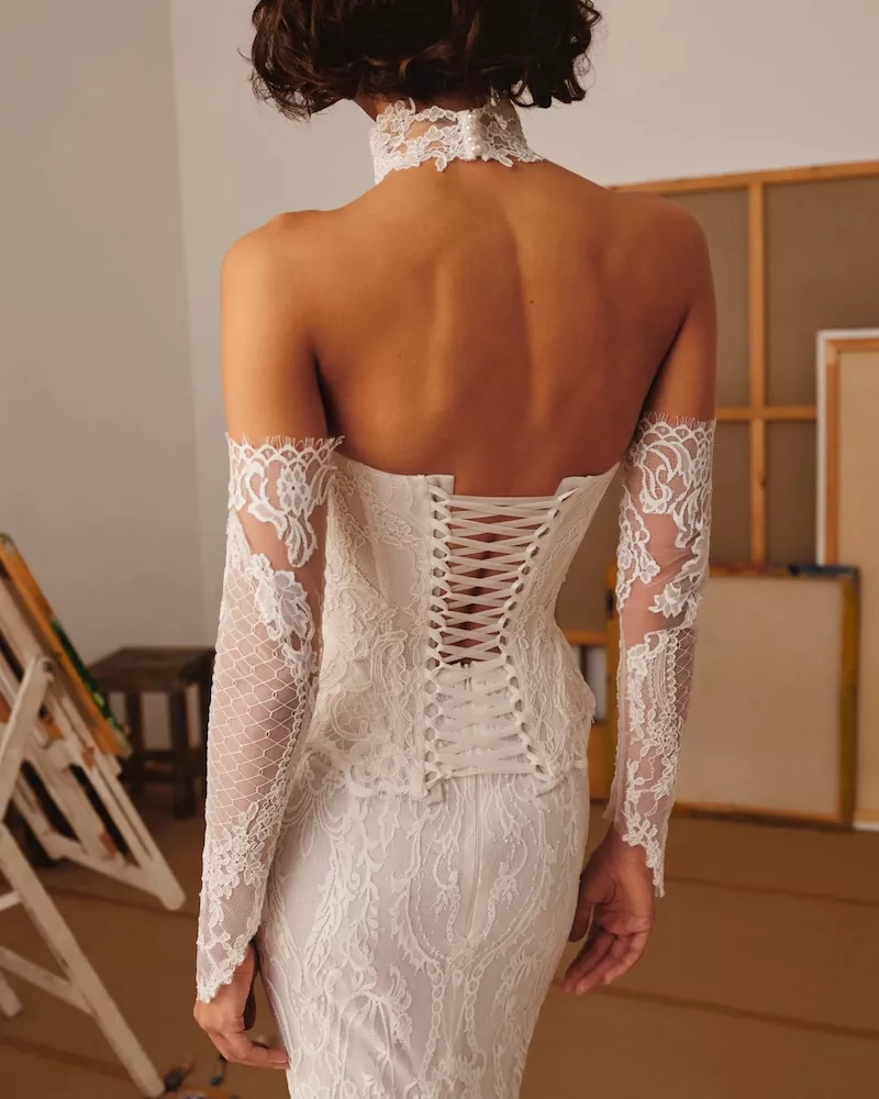 vestido-novia-colore-millanova-escotecorazón-espaldacorsé-detallespalda-sedkanovias
