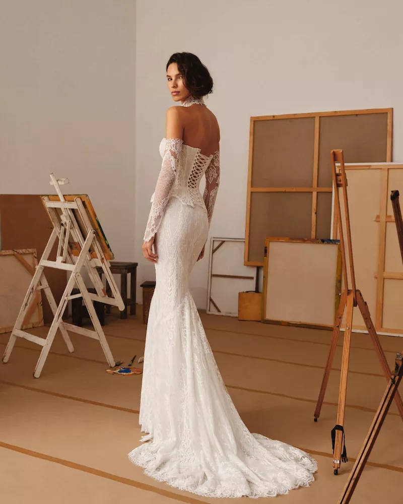 vestido-novia-colore-millanova-escotecorazón-espaldacorsé-sedkanovias