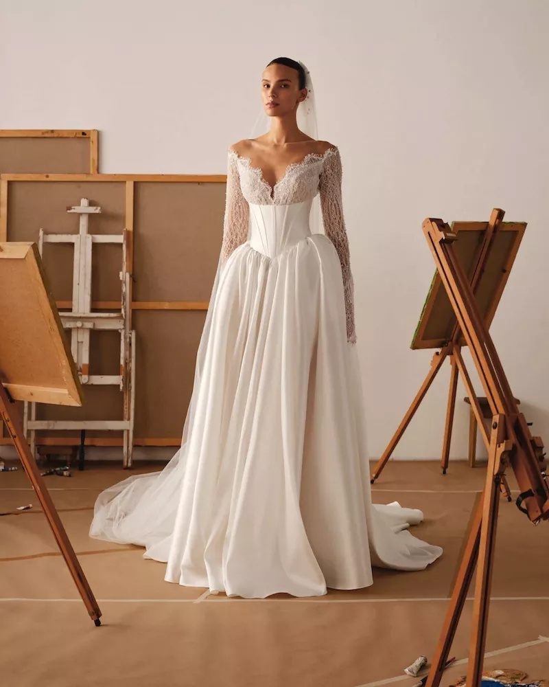 vestido-novia-cosima-millanova-escotecorazón-espaldacerrada-frente-sedkanovias