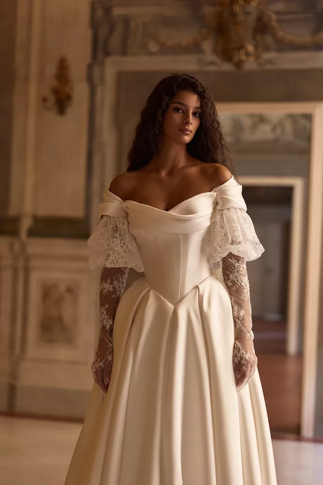 vestido-novia-darielle-millanova-escotepalabradehonor-espaldaenv-detalle-sedkanovias
