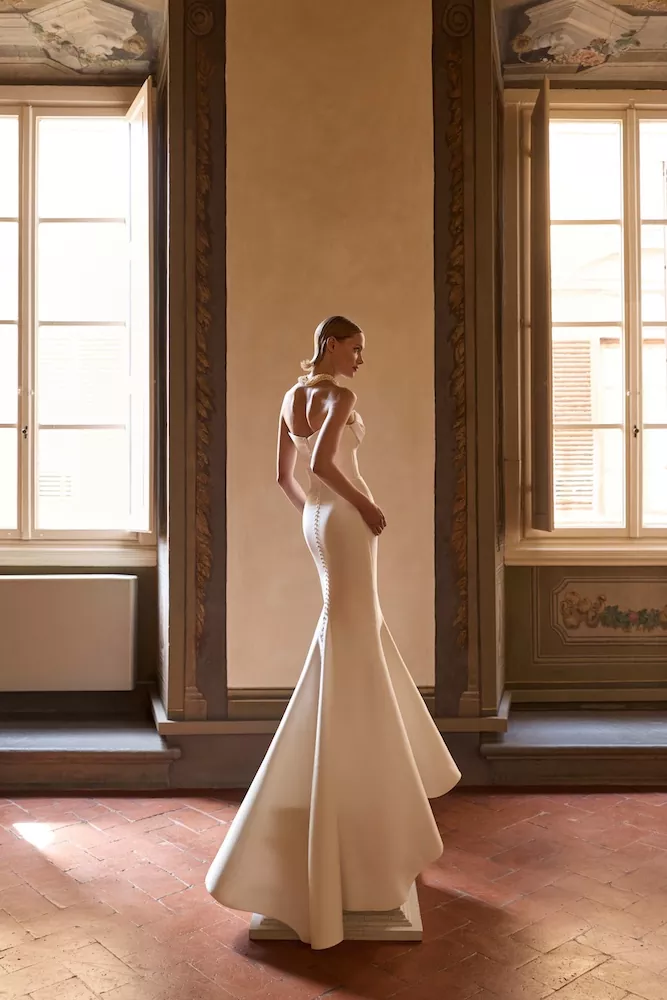 vestido-novia-elanith-millanova-escotepalabradehonor-espaldarecta-sedkanovias