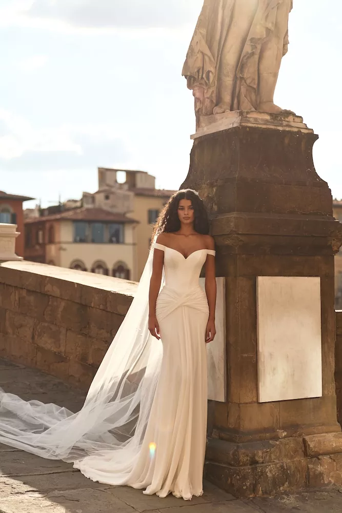 vestido-novia-elunara-millanova-escotecorazón-espaldaenv-frente-sedkanovias