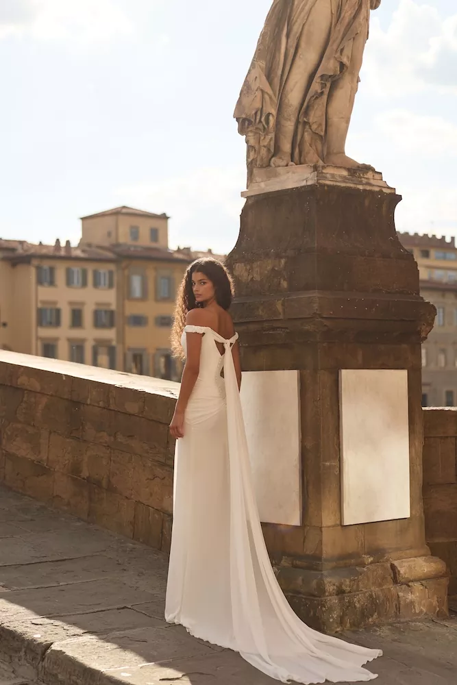 vestido-novia-elunara-millanova-escotecorazón-espaldaenv-sedkanovias