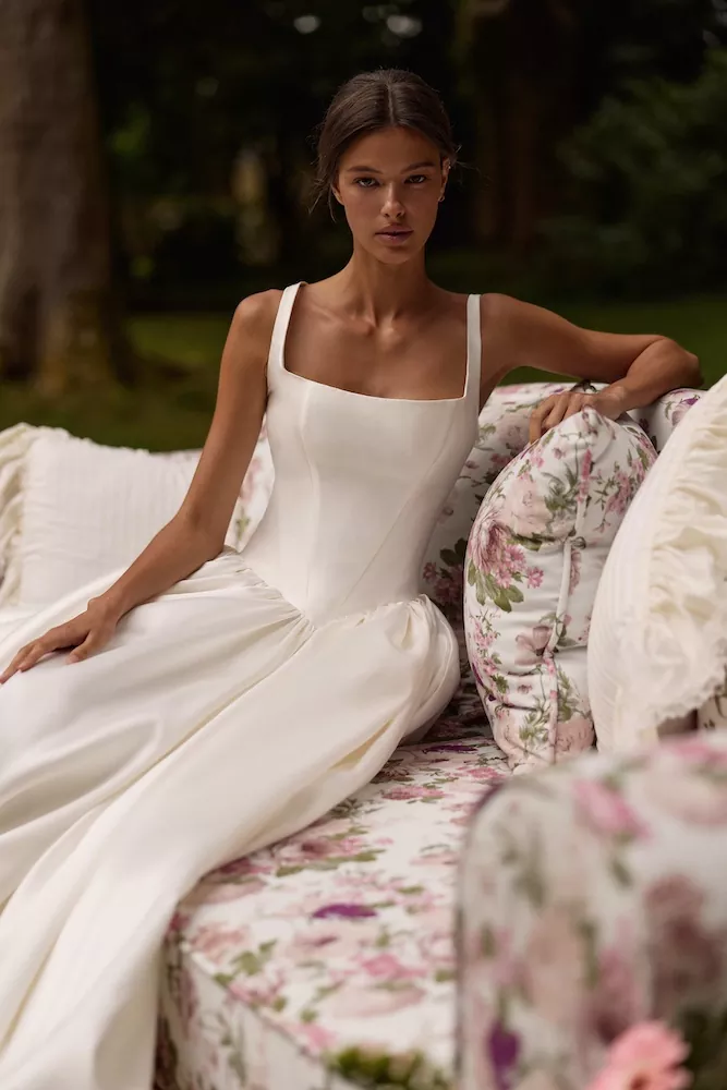 vestido-novia-elvaya-millanova-escoterecto-espaldarecta-detalle-sedkanovias