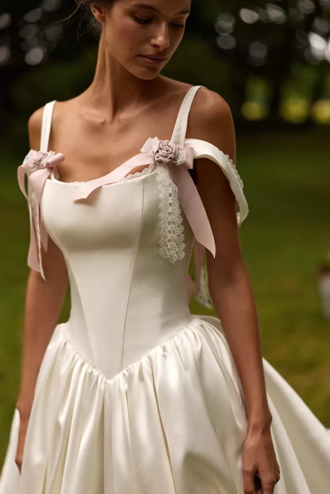 vestido-novia-elvaya-millanova-escoterecto-espaldarecta-editorial-sedkanovias