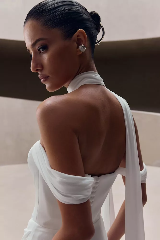 vestido-novia-elyssar-millanova-escotepalabradehonor-espaldarecta-detallespalda-sedkanovias