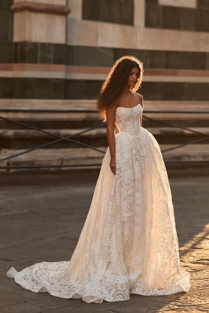 vestido-novia-galerith-millanova-escotepalabradehonor-espaldarecta-frente-sedkanovias