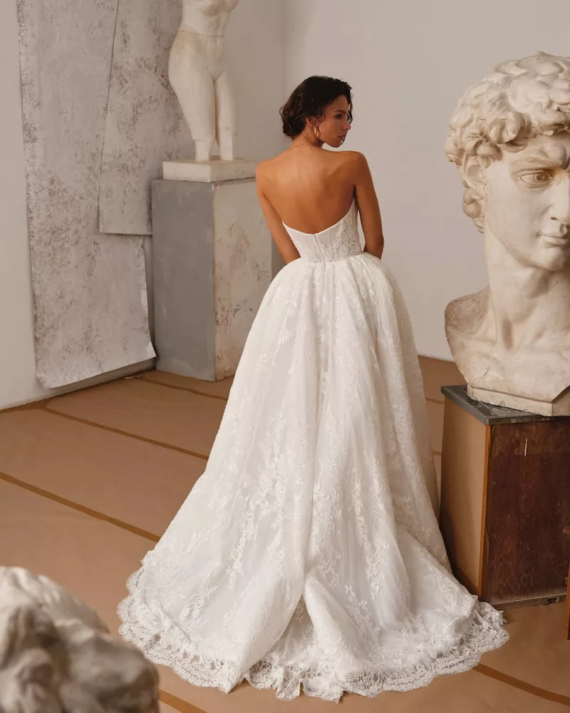 vestido-novia-leonarda-millanova-escotepalabradehonor-espaldarecta-sedkanovias
