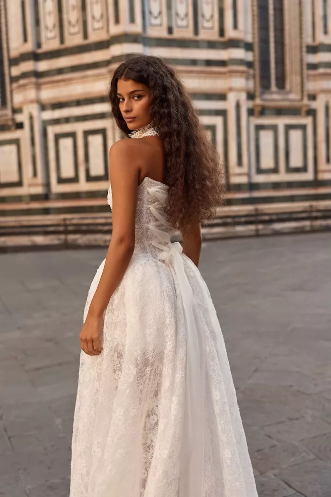 vestido-novia-liorina-millanova-escotepalabradehonor-espaldacorsé-detallespalda-sedkanovias