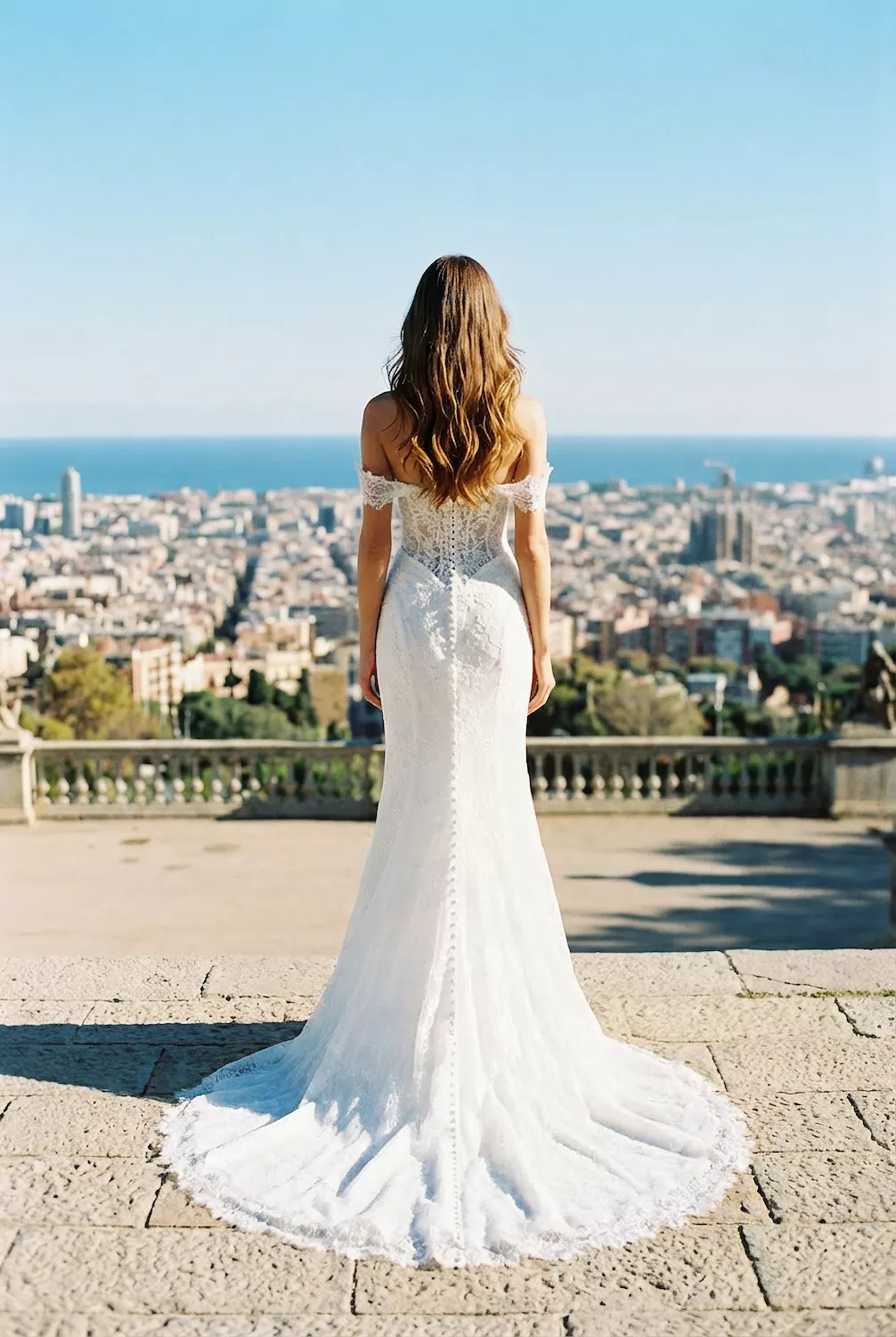 vestido-novia-lore-escotepalabradehonor-espaldaenv-sedkanovias2