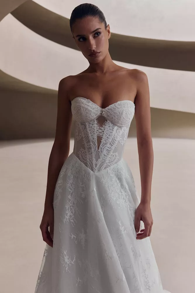 vestido-novia-lunareth-millanova-escotecprazón-espaldarecta-detalle-sedkanovias