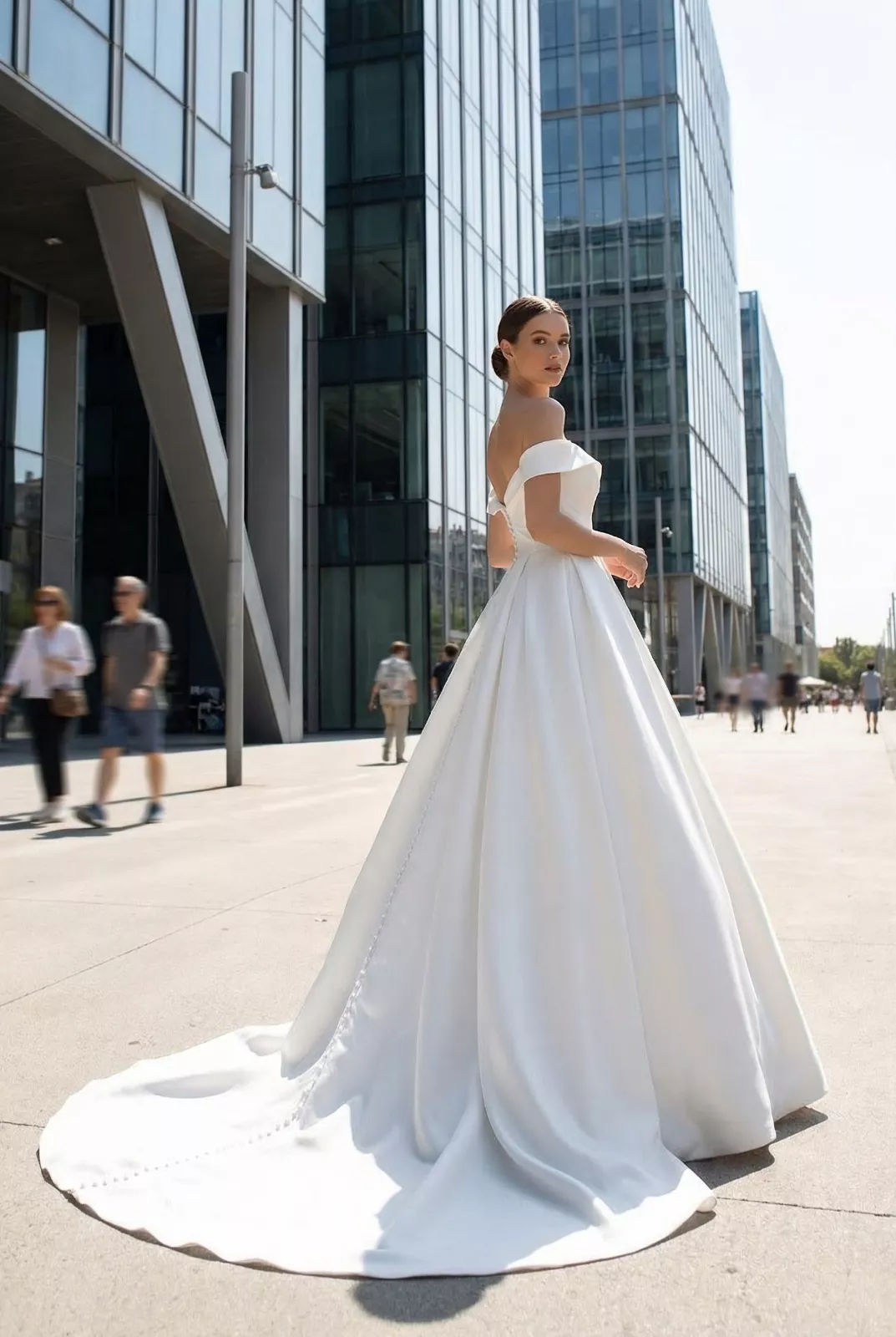 vestido-novia-lupe-escotepalabradehonor-espaldaenu-sedkanovias2