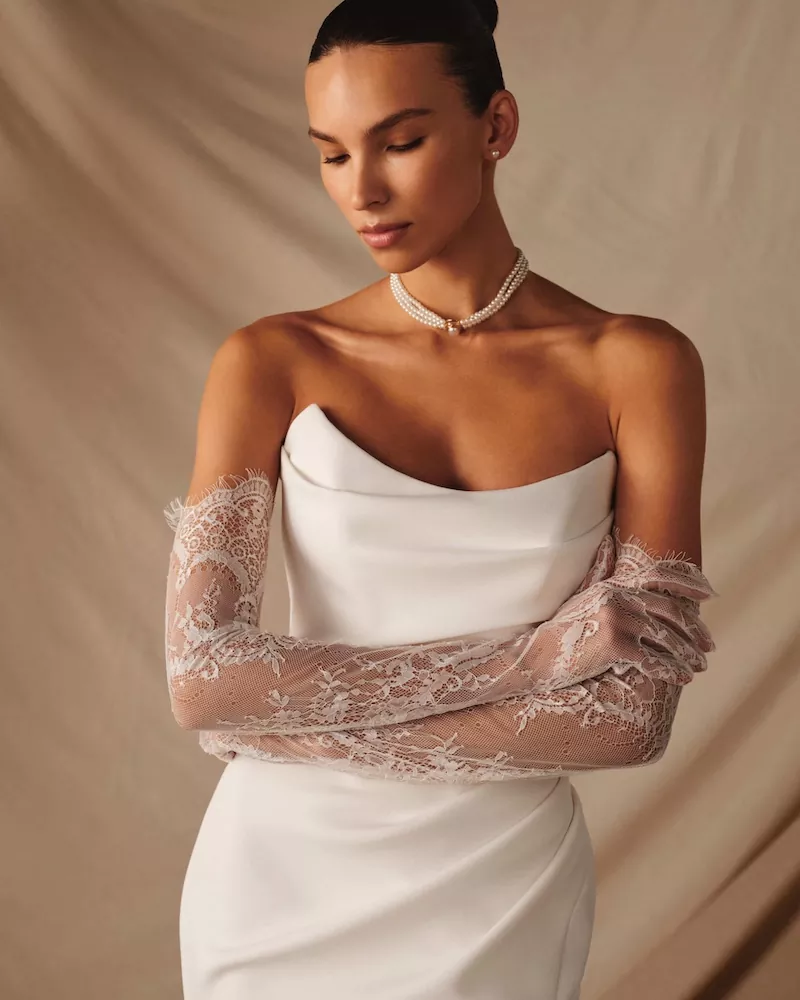 vestido-novia-medici-millanova-escotepalabradehonor-espaldarecta-detalle-sedkanovias