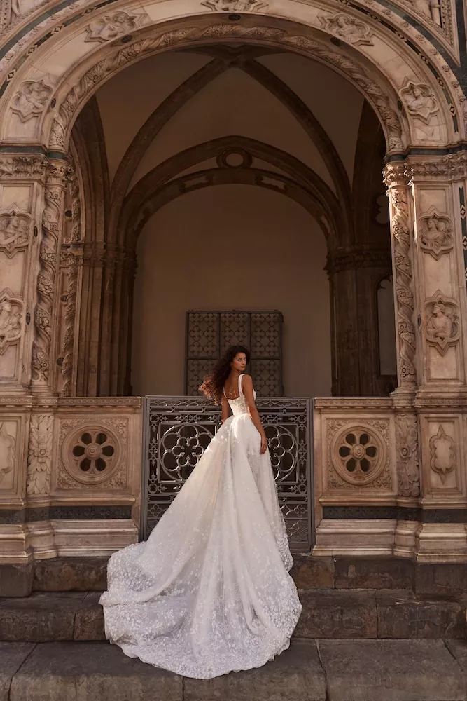 vestido-novia-nymara-millanova-escotecorazón-espaldarecta-sedkanovias
