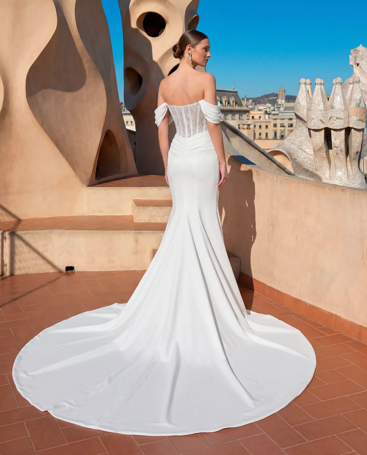vestido-novia-pedrera-escotecorazón-espaldarecta-sedkanovias3