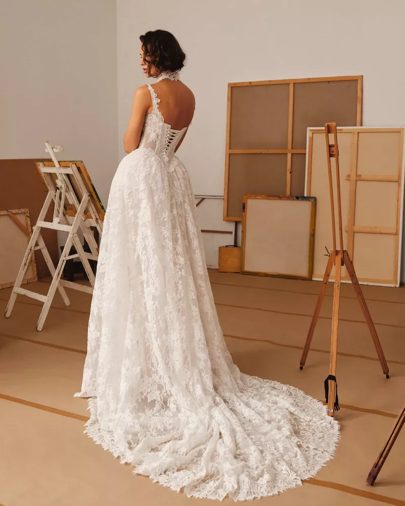 vestido-novia-poesía-millanova-escotepalabradehonor-espaldacorsé-sedkanovias