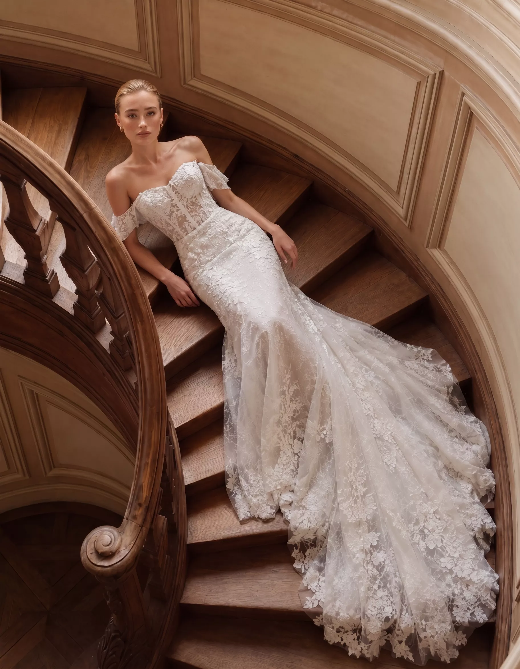 vestido-novia-sireliae-encaje-escotepalabradehonor-espaldaenu-editorialsedkanovias