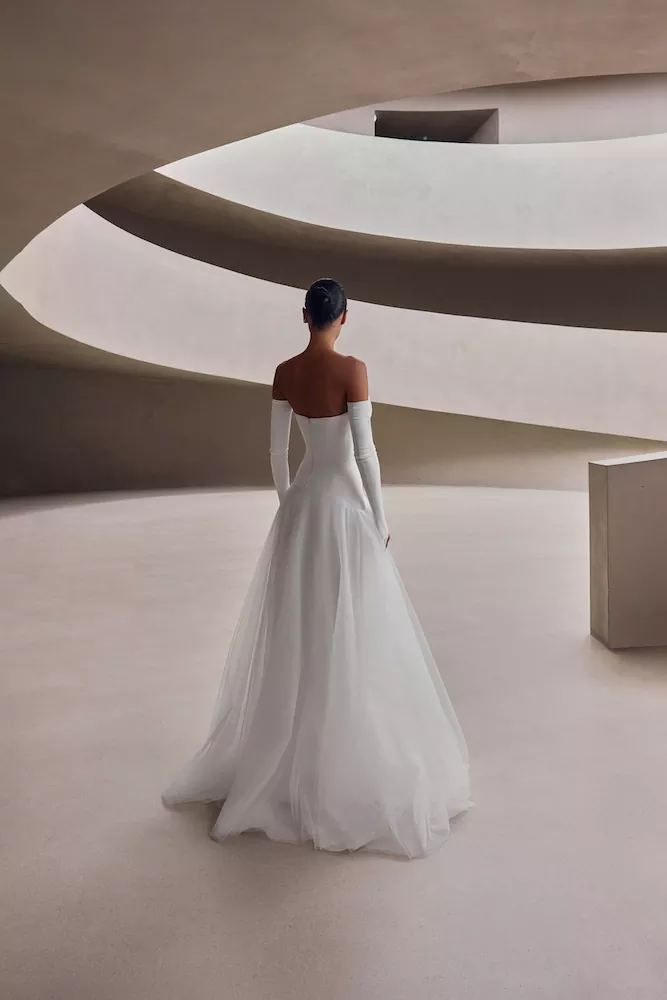 vestido-novia-virelina-millanova-escotepalabradehonor-espaldarecta-sedkanovias (3)