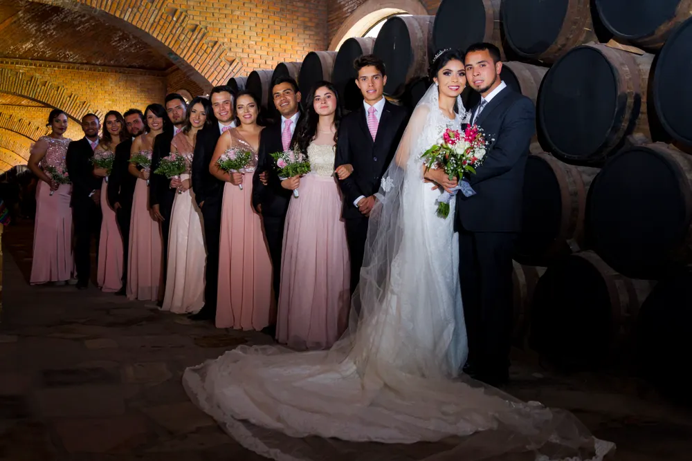 vestido de novia palabra de honor con escote descubierto