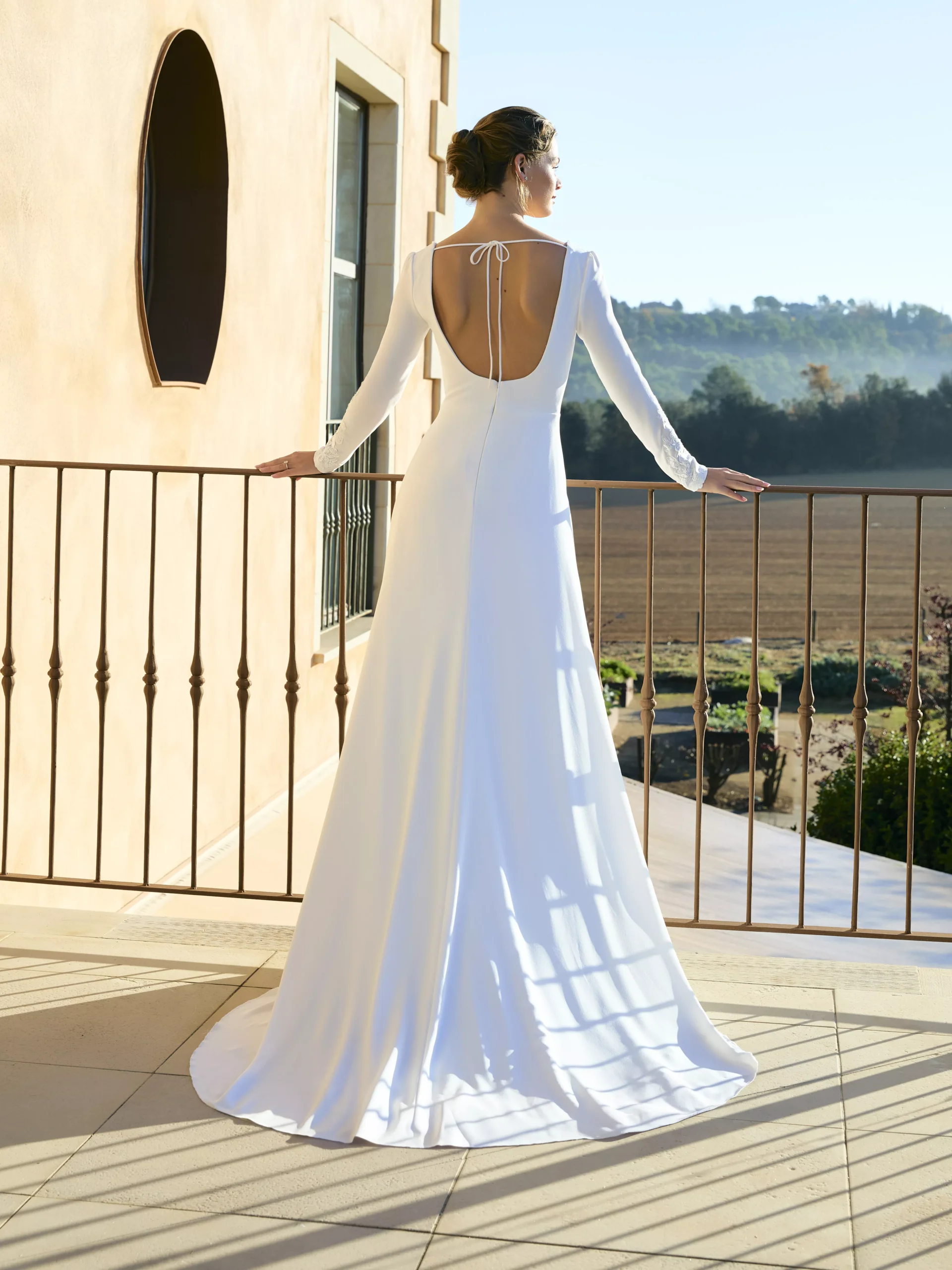 vestido-novia-aganoa-whiteone-mikado-escoterecto-espaldaenv-sedkanovias2