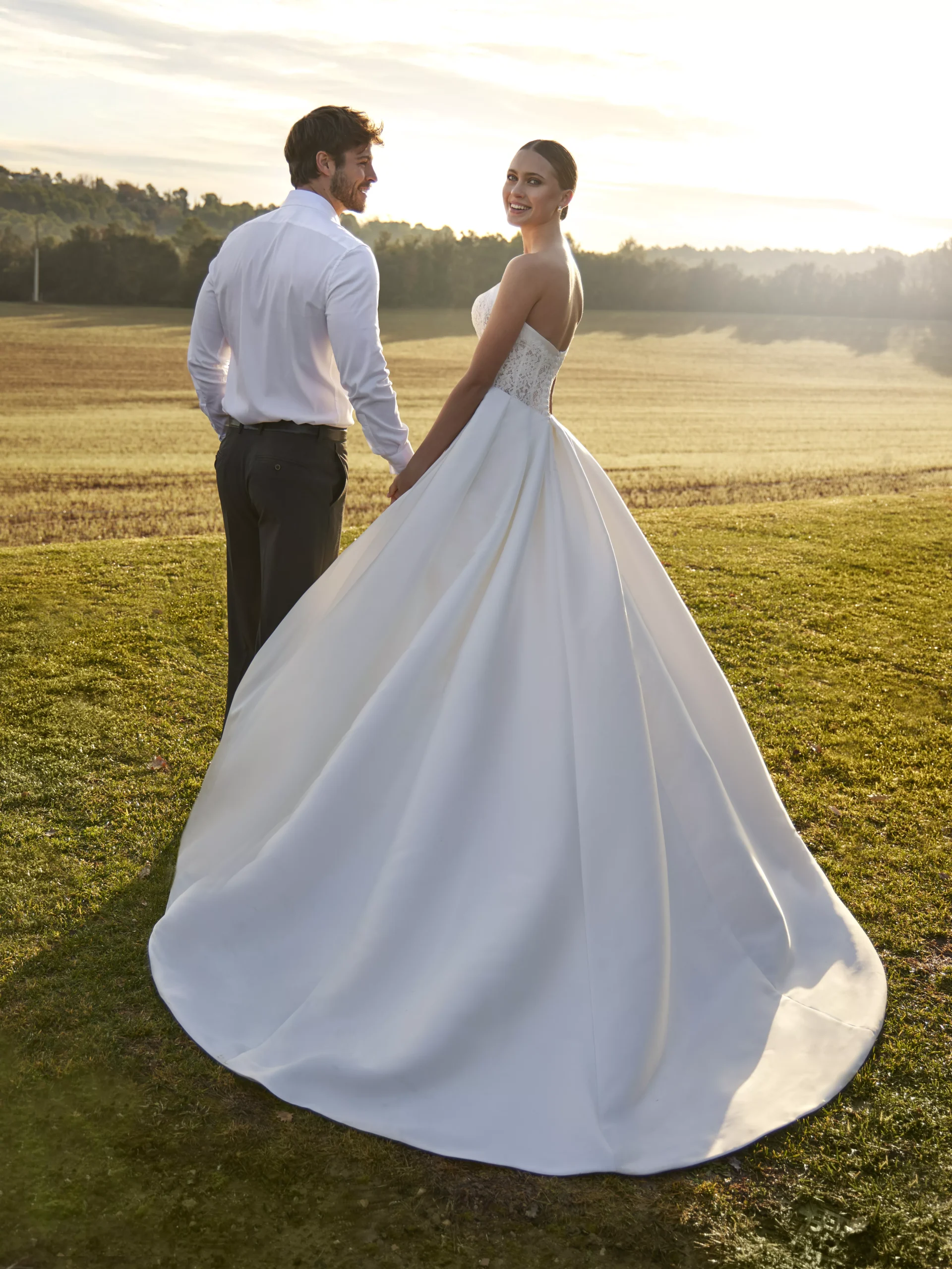 vestido-novia-anglica-whiteone-encaje-escotecorazón-espaldaenv-sedkanovias3
