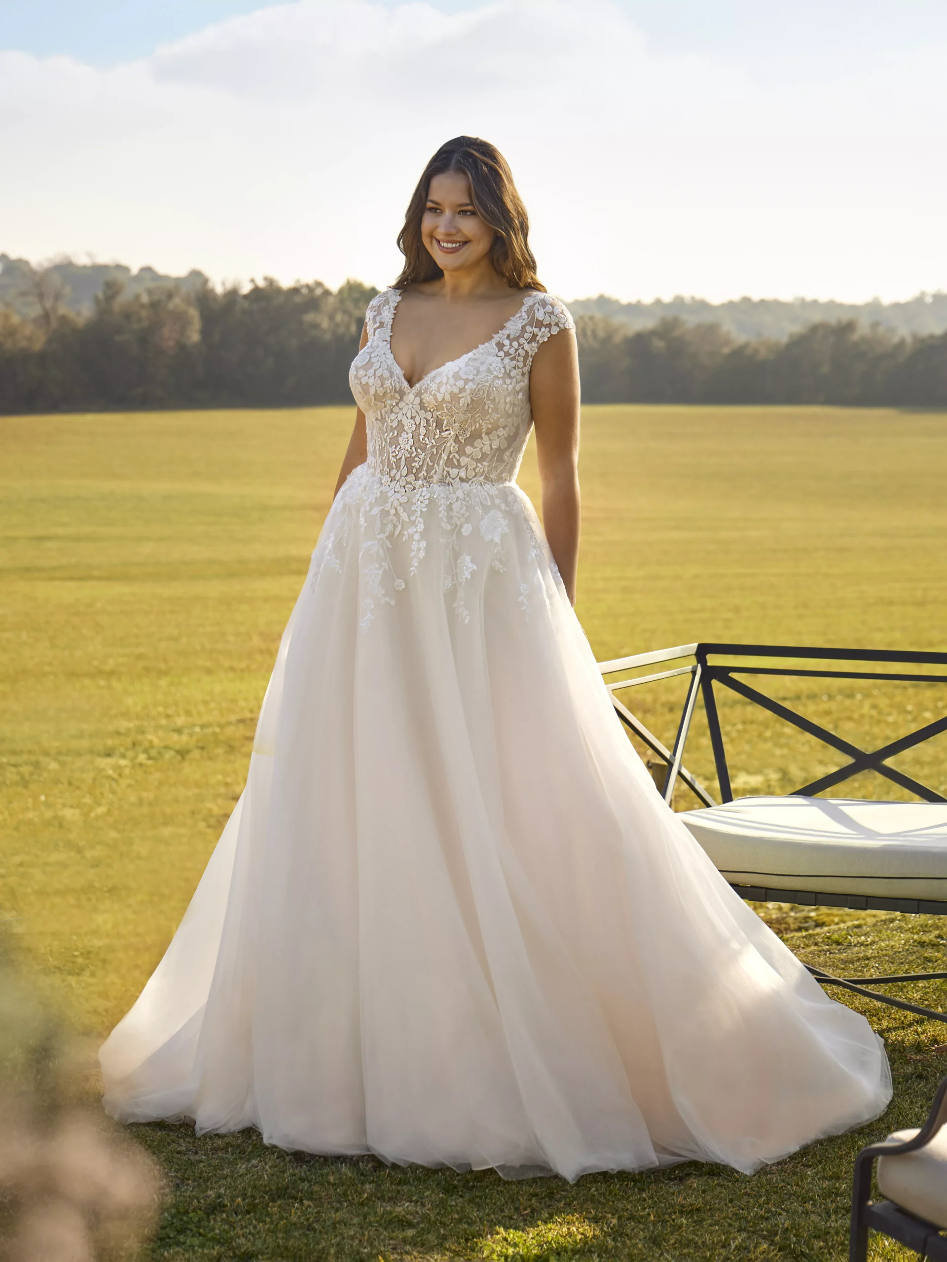 vestido-novia-astryn-whiteone-encaje-escoteenv-espaldaenv-sedkanovias1
