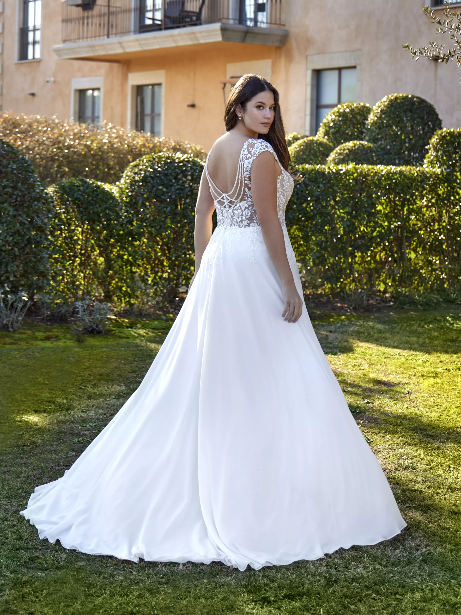 vestido-novia-calene-whiteone-encaje-escoteenv-espaldaenv-sedkanovias2