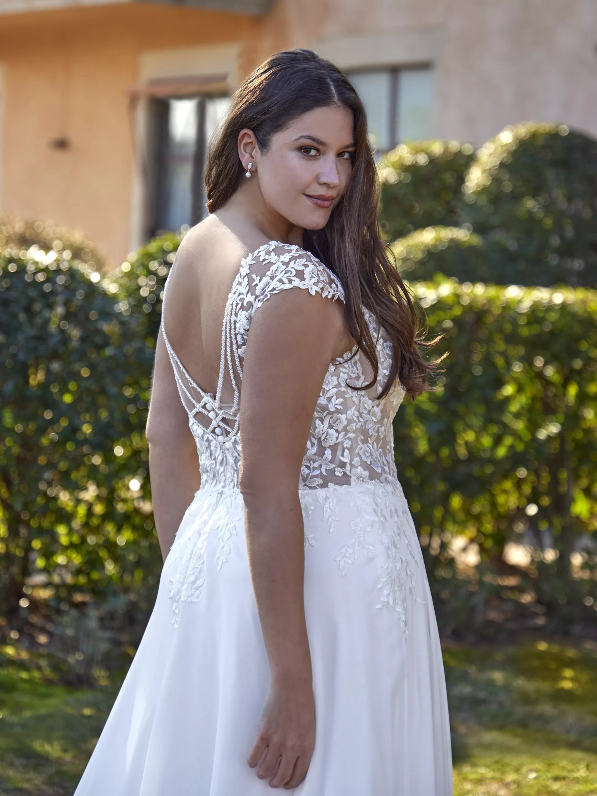 vestido-novia-calene-whiteone-encaje-escoteenv-espaldaenv-sedkanovias3