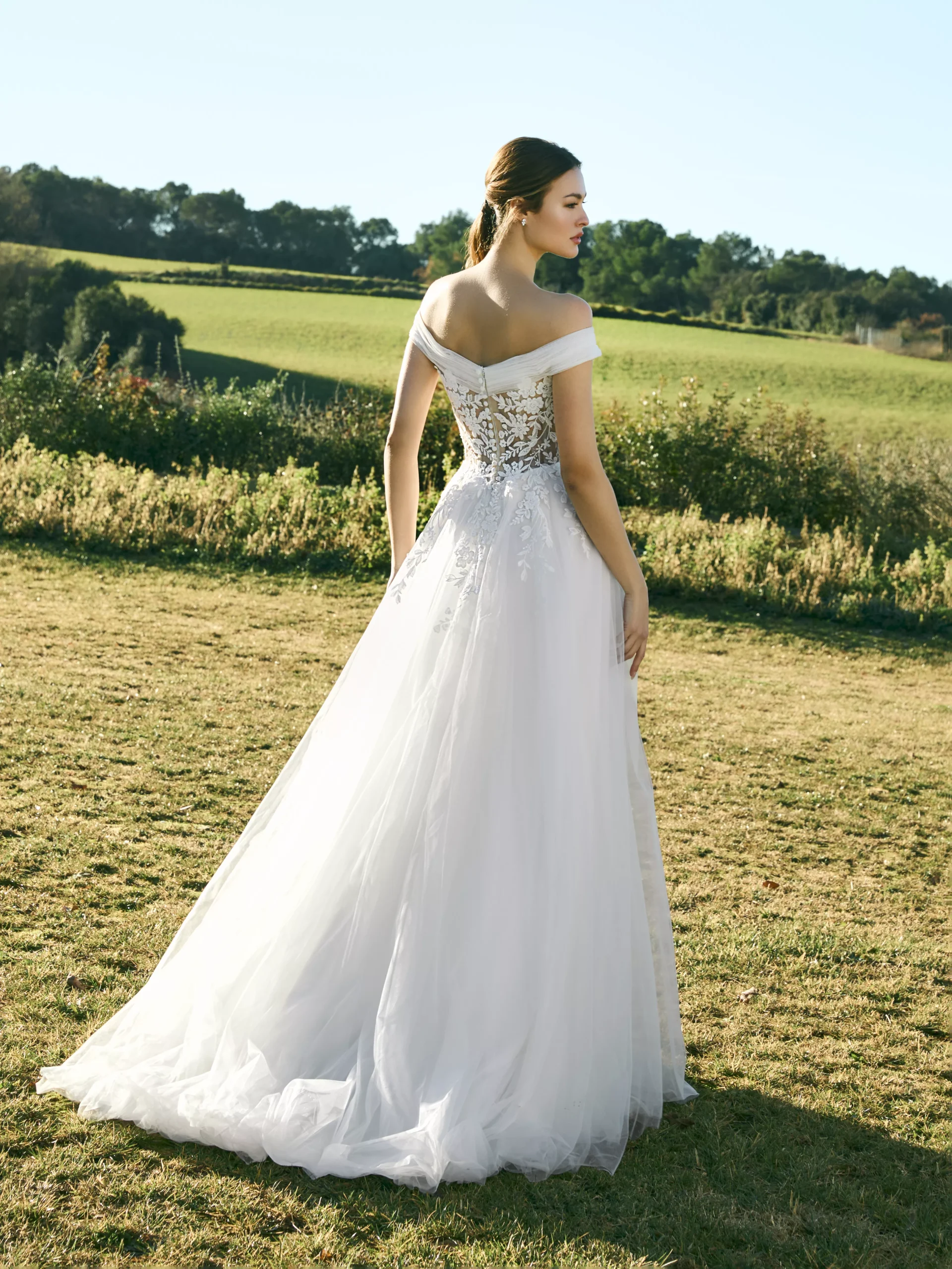 vestido-novia-chryseis-whiteone-encaje-escotecorazón-espaldaenv-sedkanovias2