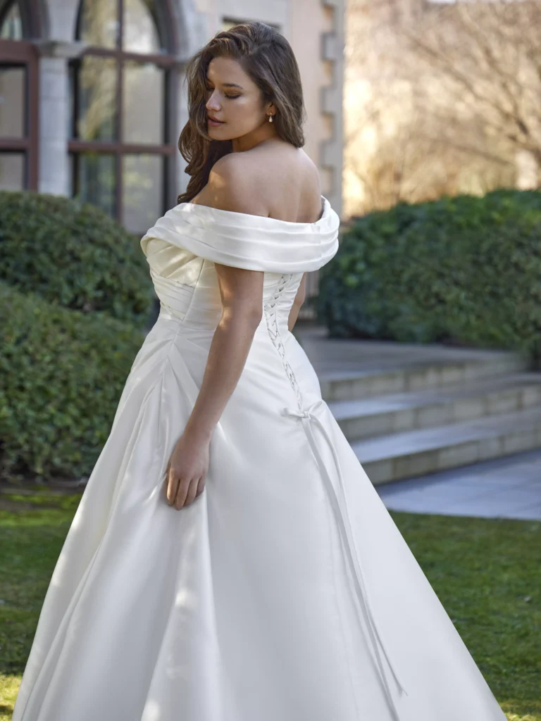 vestido-novia-eudoreia-whiteone-mikado-escoteenv-espaldapalabradehonor-sedkanovias3